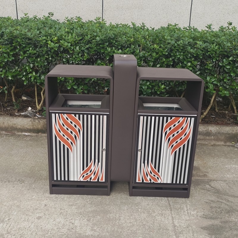 公园垃圾桶